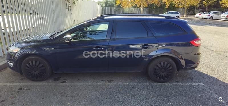 Usado Ford Mondeo Trend 140 CV (102 kW) 2011 Azul Familiar