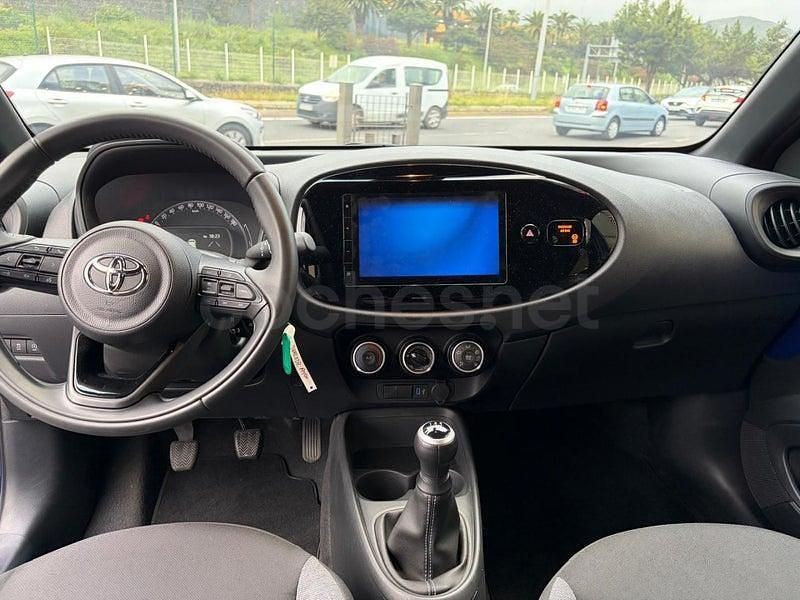 Usado Toyota Aygo X Play 72 CV (52 kW) 2025 Azul SUV