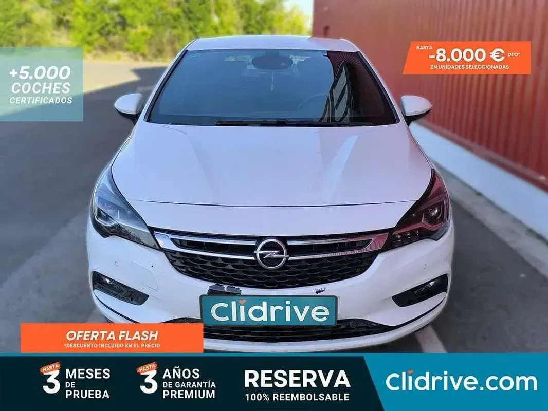 Usado Opel Astra Dynamic 136 CV (100 kW) 2019 Blanco Familiar