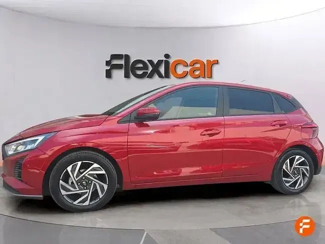 Usado Hyundai i20 100 CV (73 kW) 2024 Rojo Utilitario