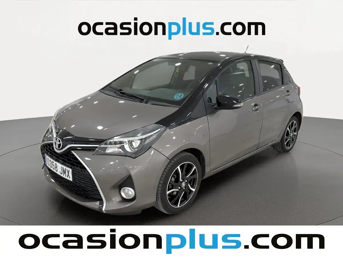 Usado Toyota Yaris 99 CV (72 kW) 2016 Gris Utilitario