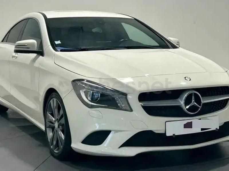 Usado Mercedes CLA200 Urban 136 CV (100 kW) 2015 Blanco Berlina