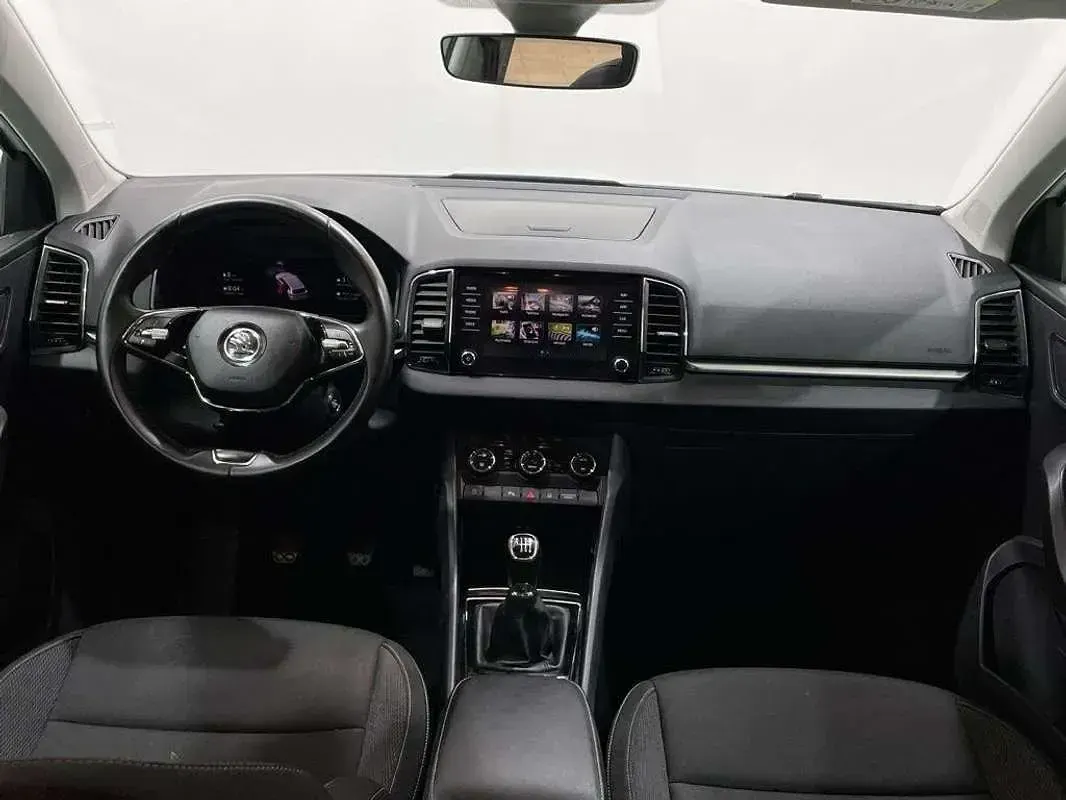 Usado Skoda Karoq Ambition 110 CV (80 kW) 2022 Blanco SUV