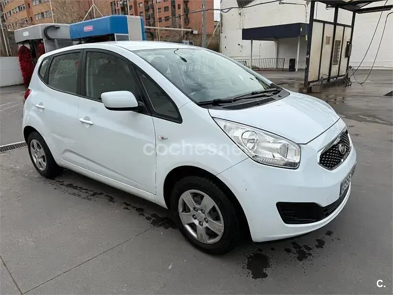 Usado Kia Venga 90 CV (66 kW) 2011 Blanco Utilitario