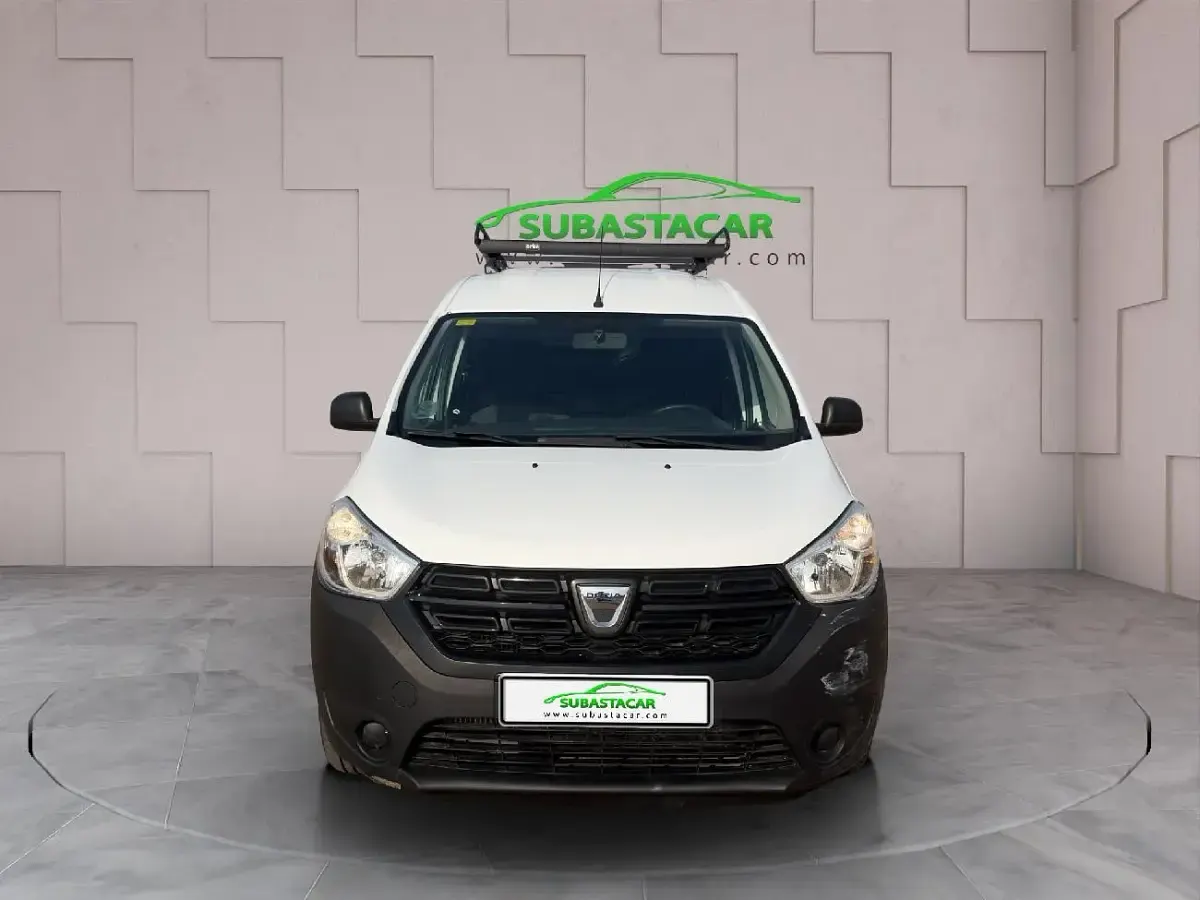 Usado Dacia Dokker Essentiel 75 CV (55 kW) 2019 Blanco Monovolumen