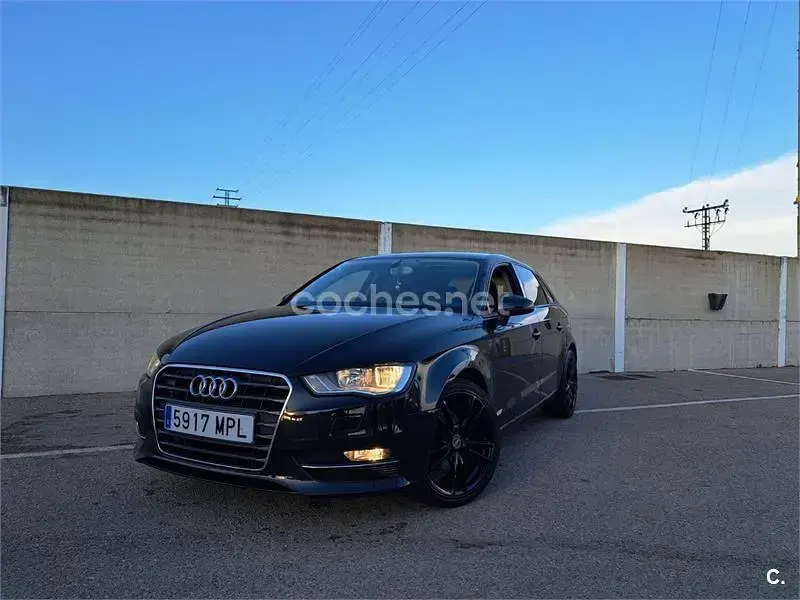 Usado Audi A3 105 CV (77 kW) 2014 Negro Berlina