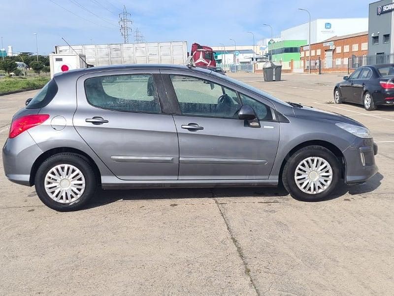 Usado Peugeot 308 120 CV (88 kW) 2010 Gris / plata Berlina