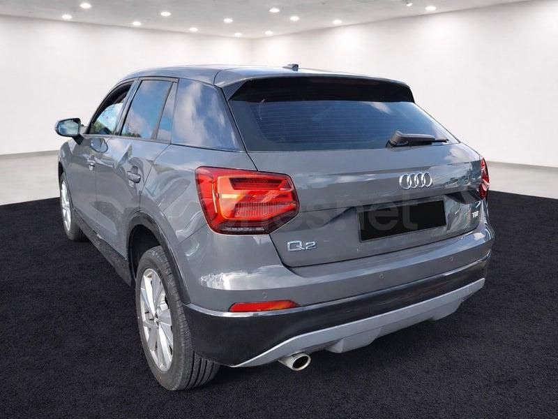 Usado Audi Q2 Design 116 CV (85 kW) 2018 Gris / plata SUV