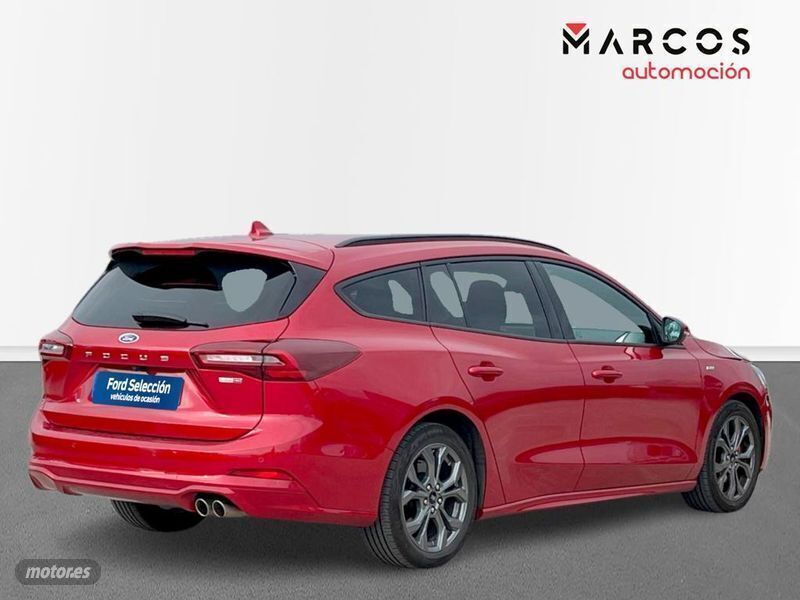 Usado Ford Focus ST-Line 125 CV (91 kW) 2024 Rojo Berlina