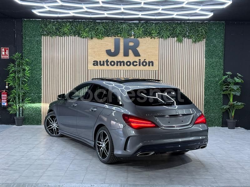 Usado Mercedes CLA220 Shooting Brake AMG line 177 CV (130 kW) 2016 Gris / plata Familiar