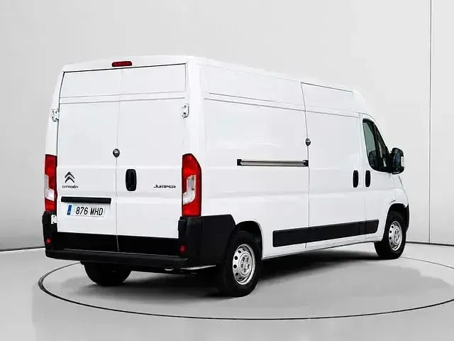 Usado Citroën Jumper 140 CV (102 kW) 2023 Blanco Monovolumen