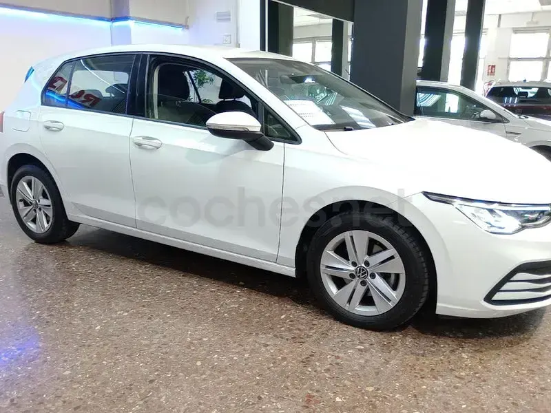 Usado VW Golf VIII Life 110 CV (80 kW) 2022 Blanco Berlina