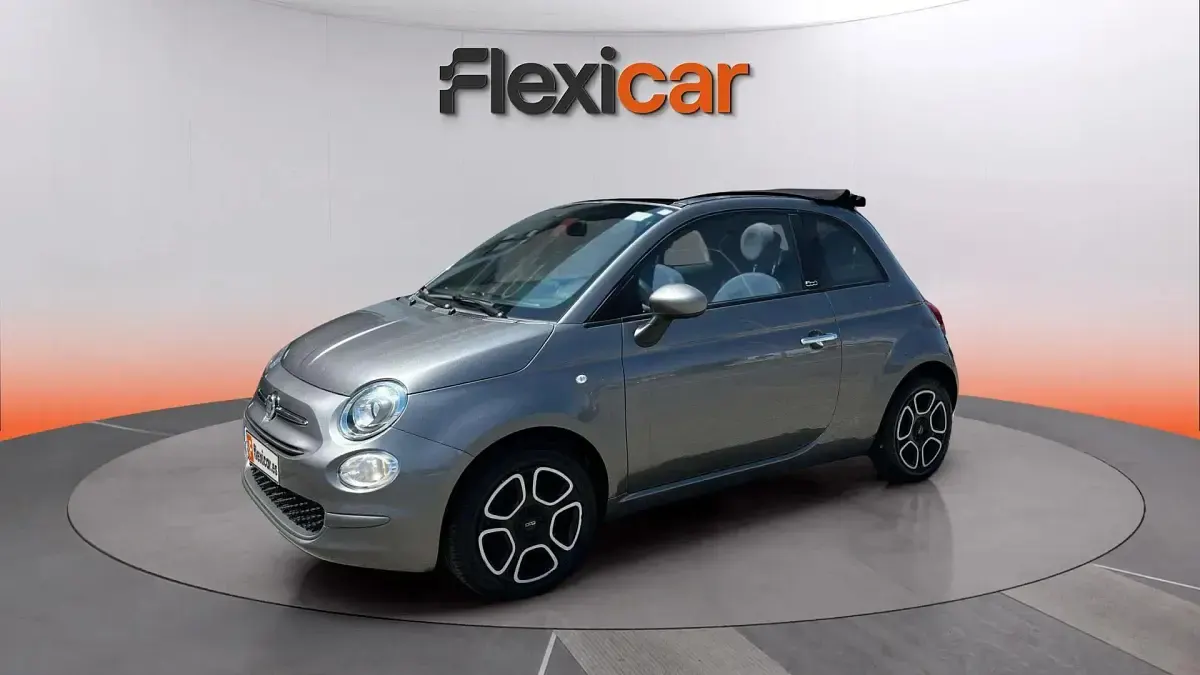 Usado Fiat 500 Club 71 CV (52 kW) 2023 Gris Descapotable