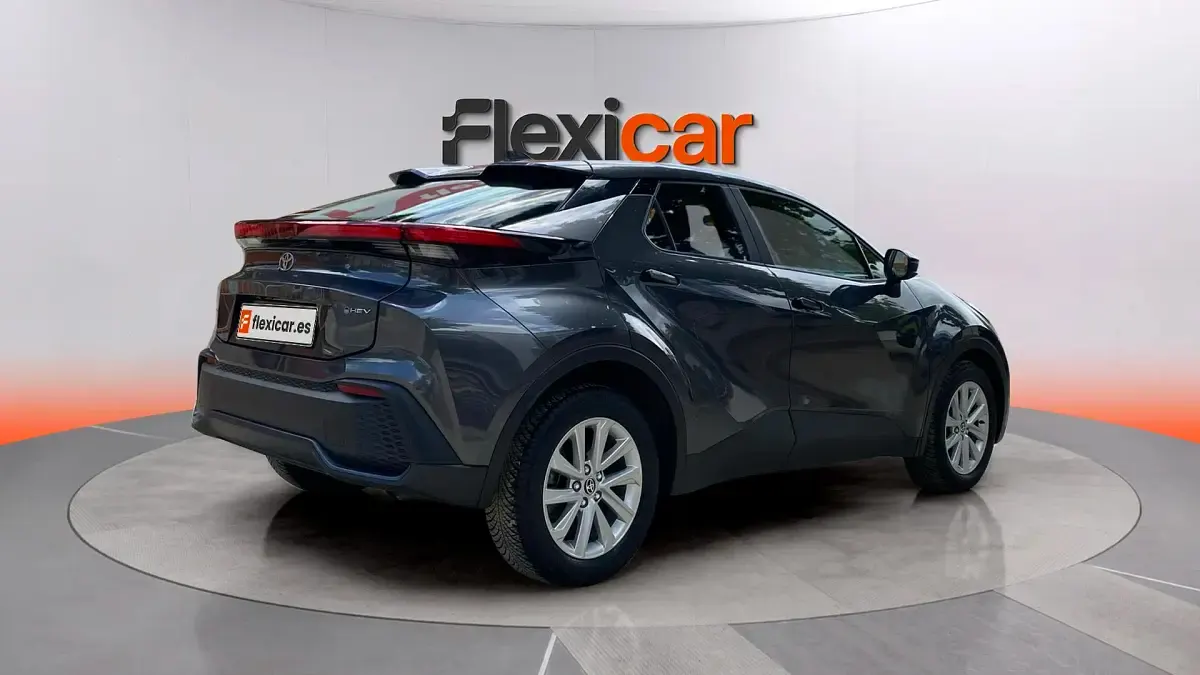 Usado Toyota C-HR Active 140 CV (102 kW) 2024 Gris SUV