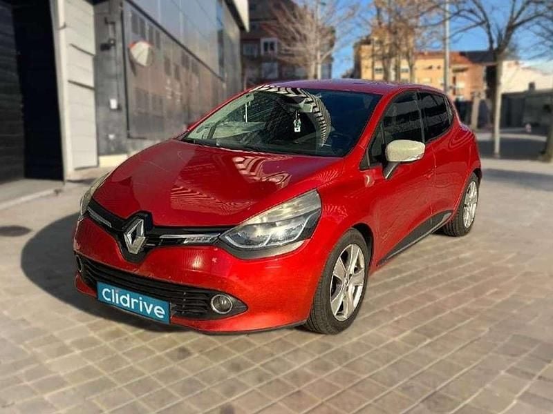Usado Renault Clio IV Dynamique 90 CV (66 kW) 2014 Rojo Utilitario