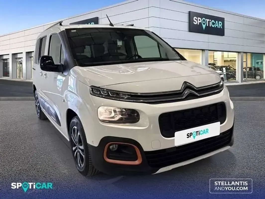 Usado Citroën Berlingo Shine 131 CV (96 kW) 2019 Blanco Monovolumen