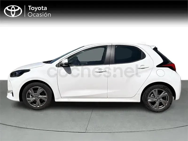 Usado Toyota Yaris Hybrid Active 116 CV (85 kW) 2025 Blanco Berlina
