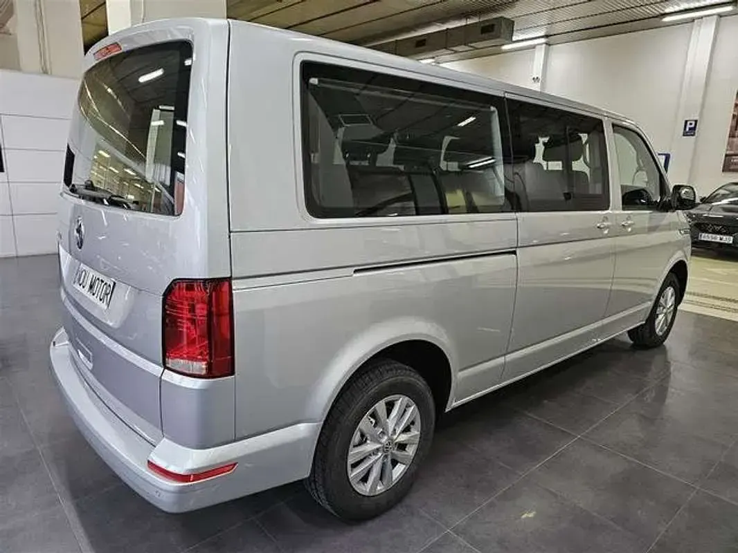 Usado VW Caravelle 150 CV (110 kW) 2024 Plateado Van