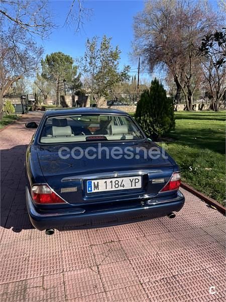 Usado Jaguar XJ Sovereign 290 CV (213 kW) 1999 Azul Berlina