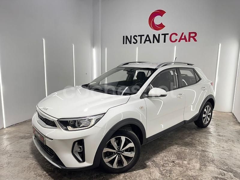 Usado Kia Stonic 100 CV (73 kW) 2022 Blanco SUV