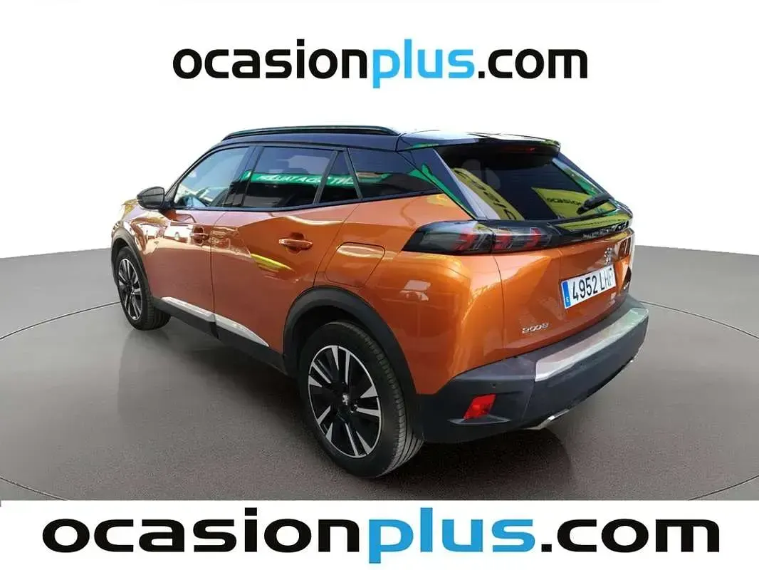 Usado Peugeot 2008 GT-line 131 CV (96 kW) 2020 Naranja SUV