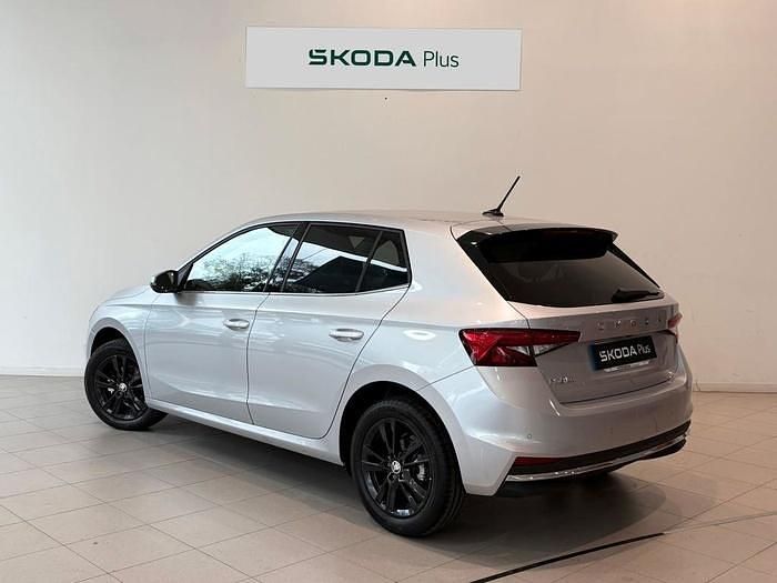 Usado Skoda Fabia Selection 95 CV (69 kW) 2024 Gris plata