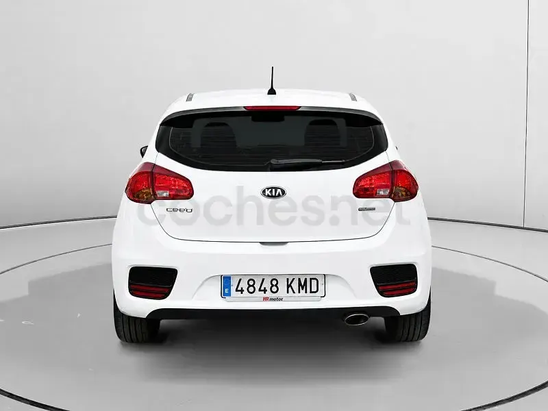 Usado Kia Ceed GT Plus 90 CV (66 kW) 2018 Blanco Berlina