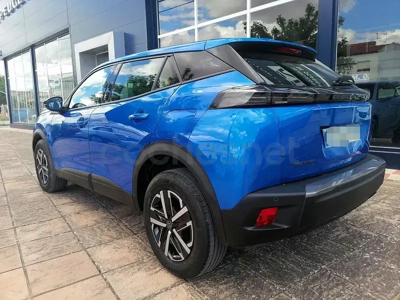 Usado Peugeot 2008 Style 100 CV (73 kW) 2025 Azul SUV
