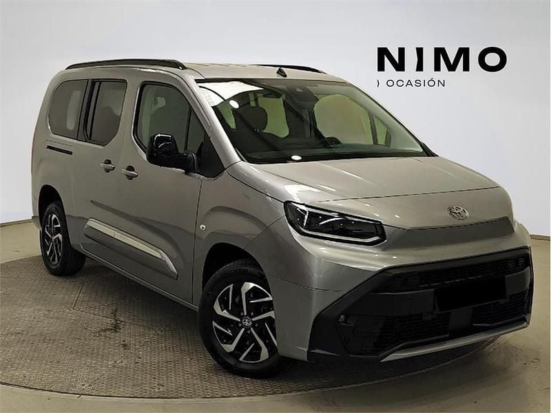 Usado Toyota Proace Verso Active 131 CV (96 kW) 2024 Plata atomium Familiar