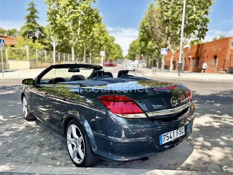 Usado Opel Astra Enjoy 150 CV (110 kW) 2007 Azul Descapotable