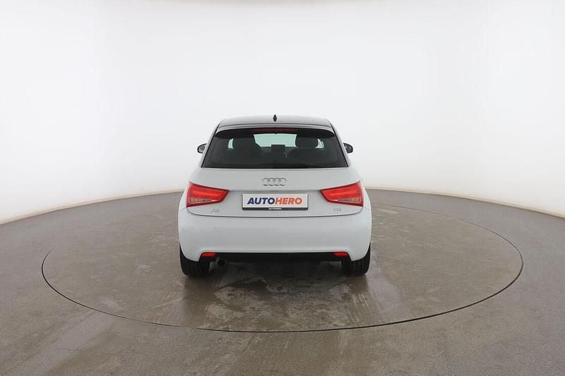 Usado Audi A1 Sportback Attraction 90 CV (66 kW) 2014 Blanco Utilitario