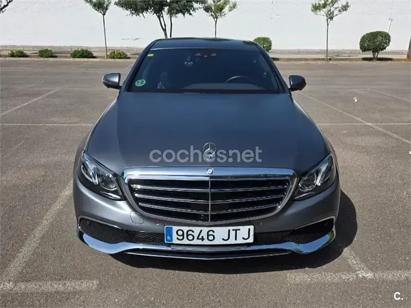Usado Mercedes E350 258 CV (189 kW) 2017 Gris / plata Berlina