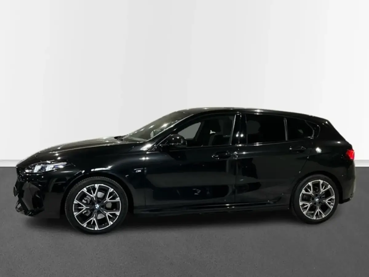 Usado BMW 120 Comfort Edition 163 CV (119 kW) 2025 Negro Utilitario
