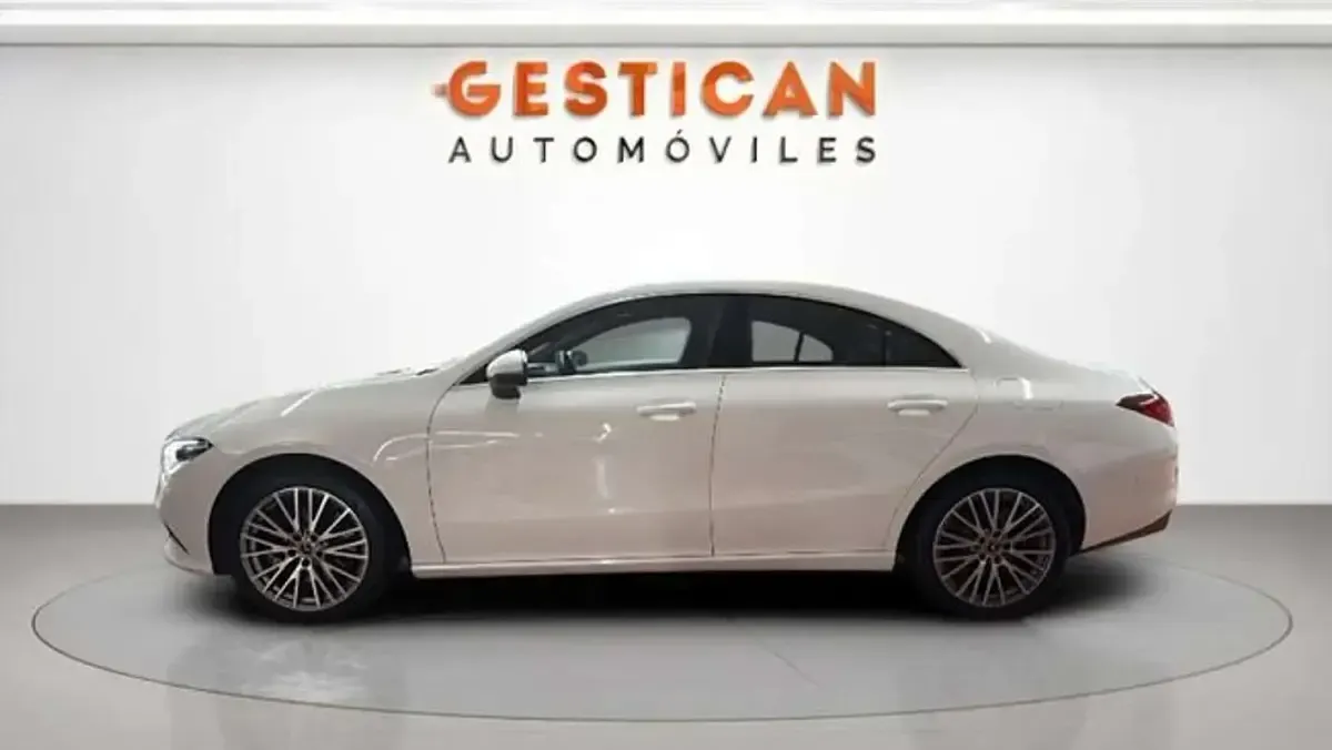 Usado Mercedes CLA250e 218 CV (160 kW) 2022 Blanco Berlina