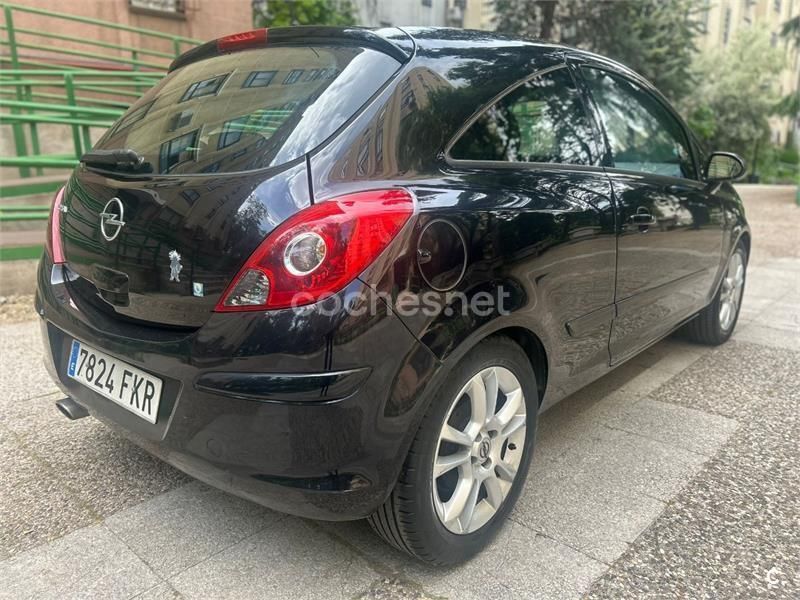 Negro Usado 2007 Opel Corsa Sport Berlina | 3400 € (Super precio) - Imagen 1/4