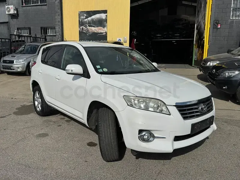 Usado Toyota RAV4 Active 150 CV (110 kW) 2011 Blanco SUV
