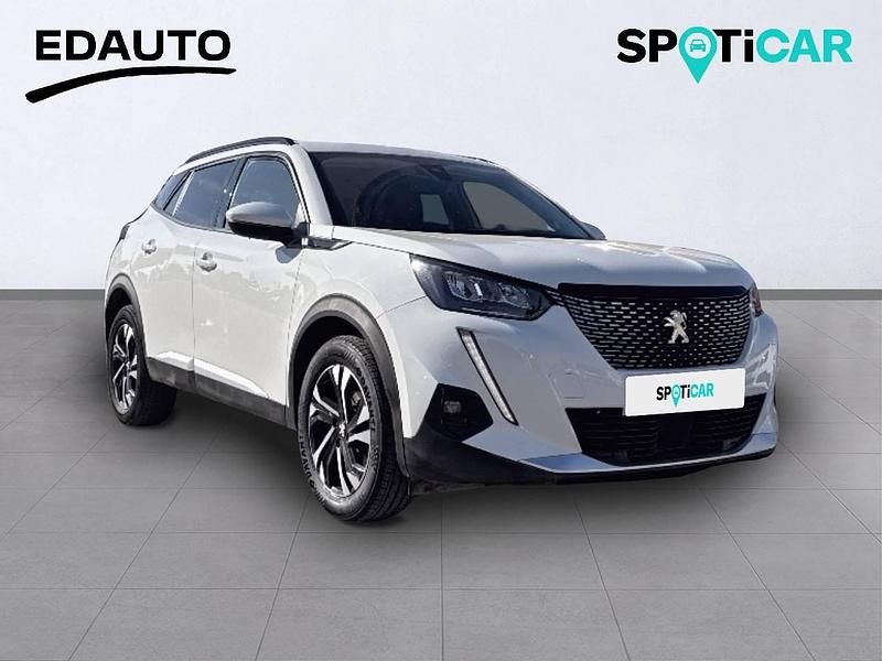 Usado Peugeot 2008 Allure 100 CV (73 kW) 2021 Blanco SUV