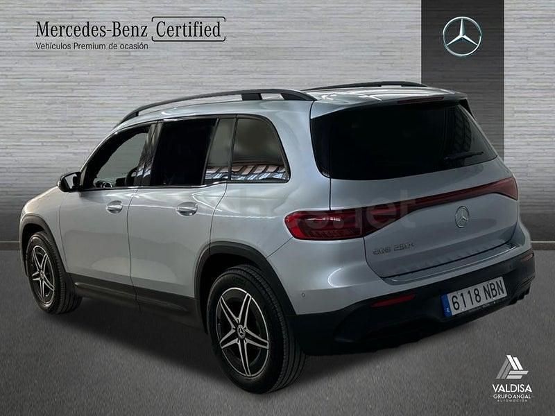 Usado Mercedes EQB250 AMG 139 kW (190 CV) 2025 Plata hightech SUV