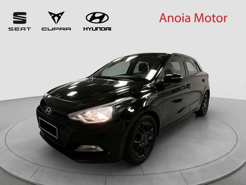 Begagnad Hyundai i20 84 HK (61 kW) 2015 Svart Halvkombi