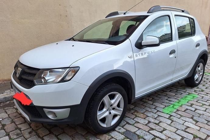 Blanco Usado 2016 Dacia Sandero Stepway Utilitario | 8150 € (Buen precio) - Imagen 1/4