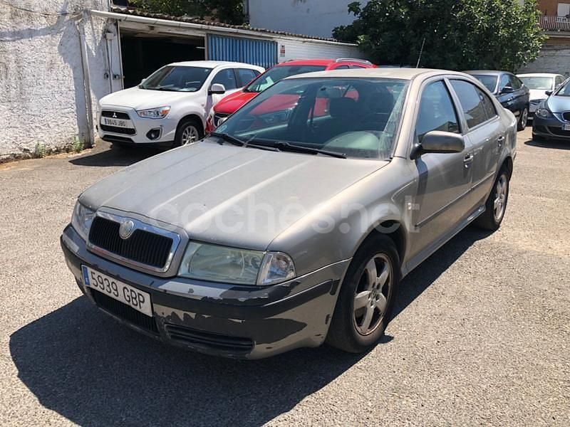 Gris / plata Usado 2008 Skoda Octavia Tour Berlina | 1500 € (Super precio) - Imagen 1/4