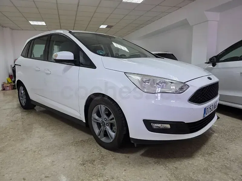 Usado Ford Grand C-Max Trend 120 CV (88 kW) 2017 Blanco Monovolumen