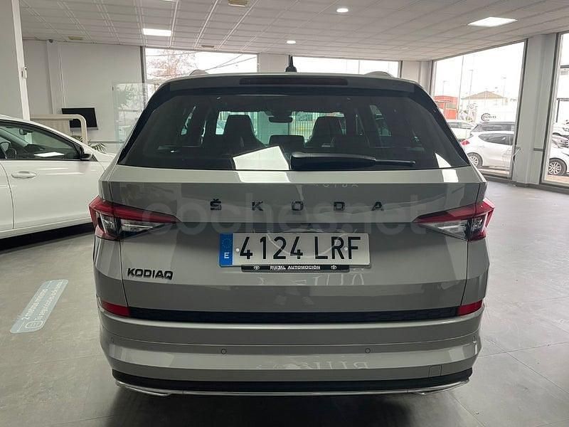 Usado Skoda Kodiaq SportLine 150 CV (110 kW) 2021 Gris / plata SUV
