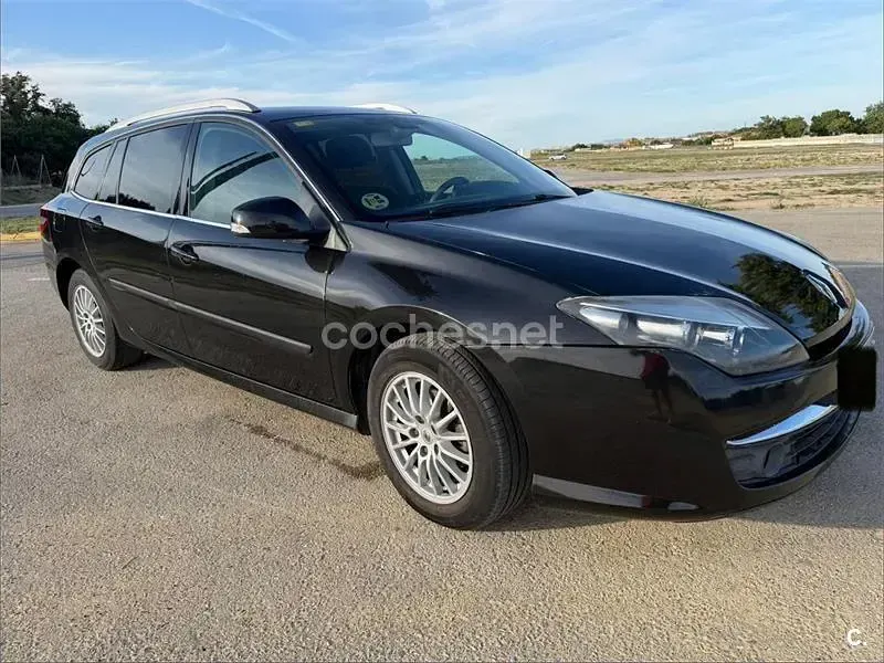 Usado Renault Laguna III Dynamique 110 CV (80 kW) 2011 Negro Familiar
