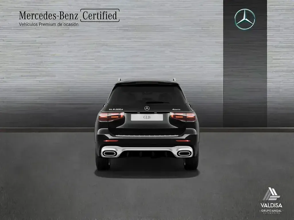 Usado Mercedes GLB200 150 CV (110 kW) 2024 Negro noche SUV