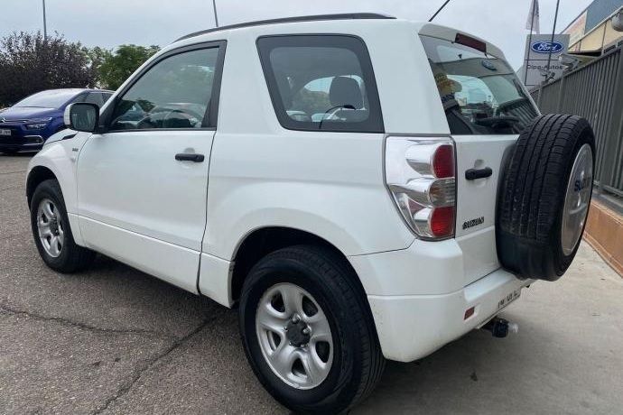 Usado Suzuki Grand Vitara 129 CV (94 kW) 2009 Blanco SUV