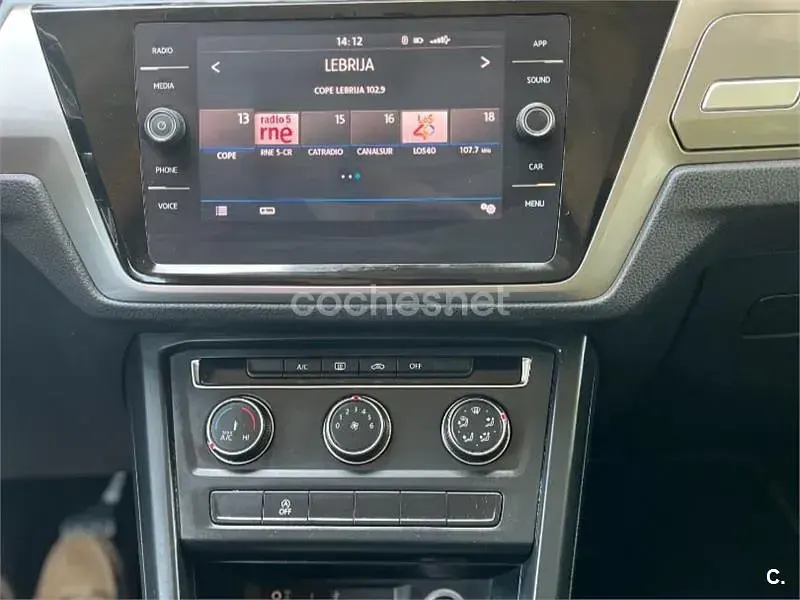 Usado VW Touran Edition 115 CV (84 kW) 2018 Gris / plata Monovolumen