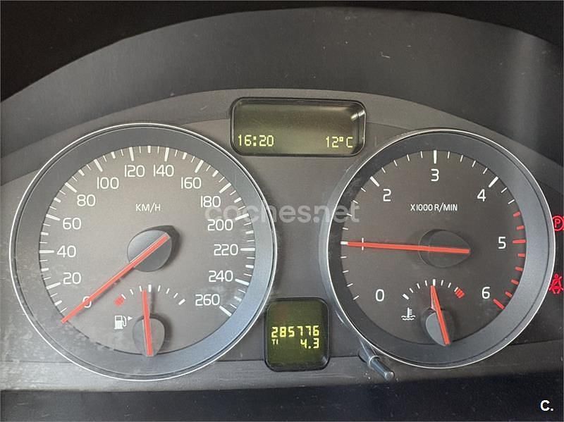 Usado Volvo C70 Momentum 136 CV (100 kW) 2009 Negro Descapotable