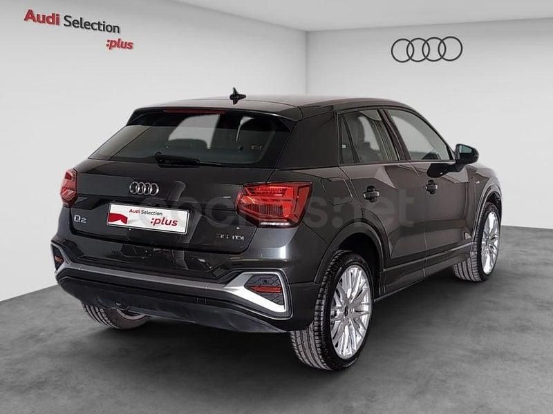 Usado Audi Q2 Ambiente 150 CV (110 kW) 2025 Gris / plata SUV