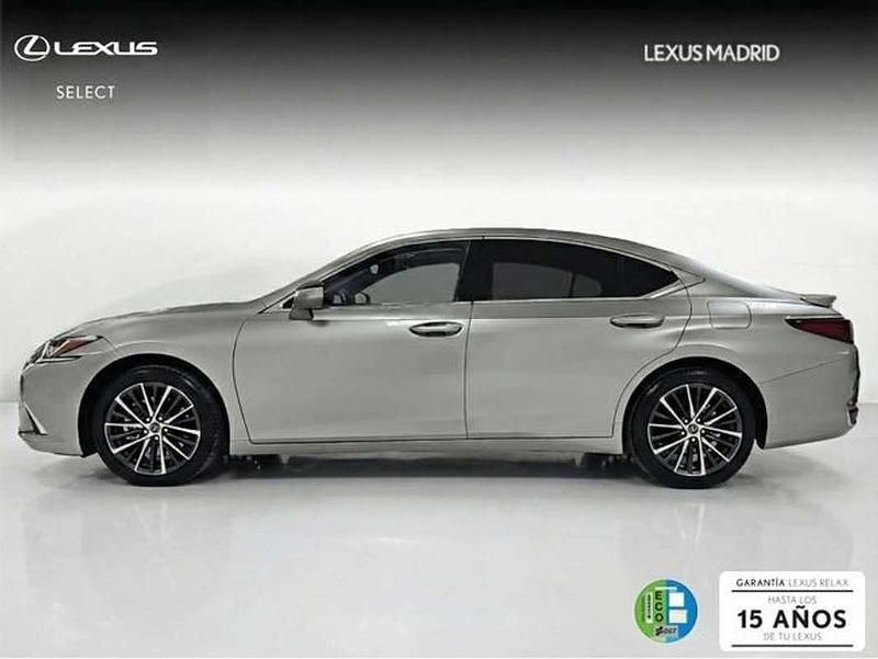 Usado Lexus ES300 218 CV (160 kW) 2025 Plateado Berlina